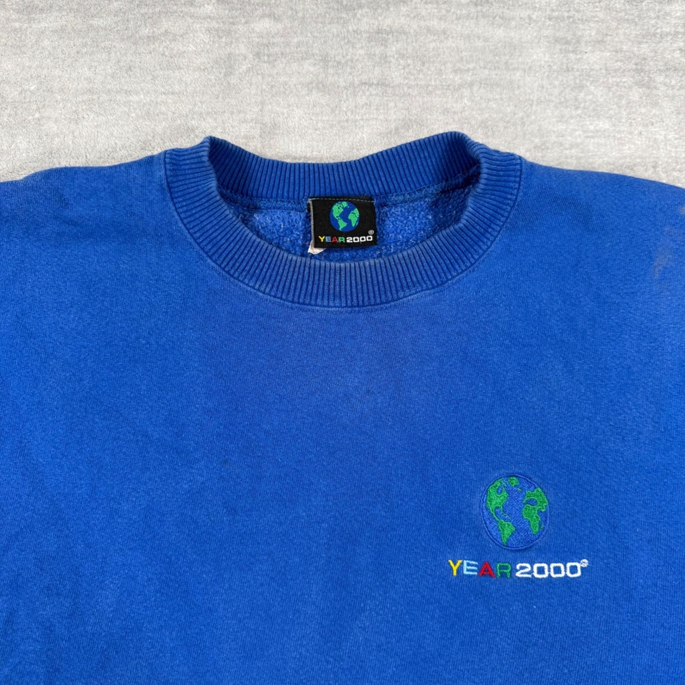 Year 2000 Sweatshirt Mens XL Blue Embroidered Globe Vintage Y2K Made In Canada - Picture 2 of 10